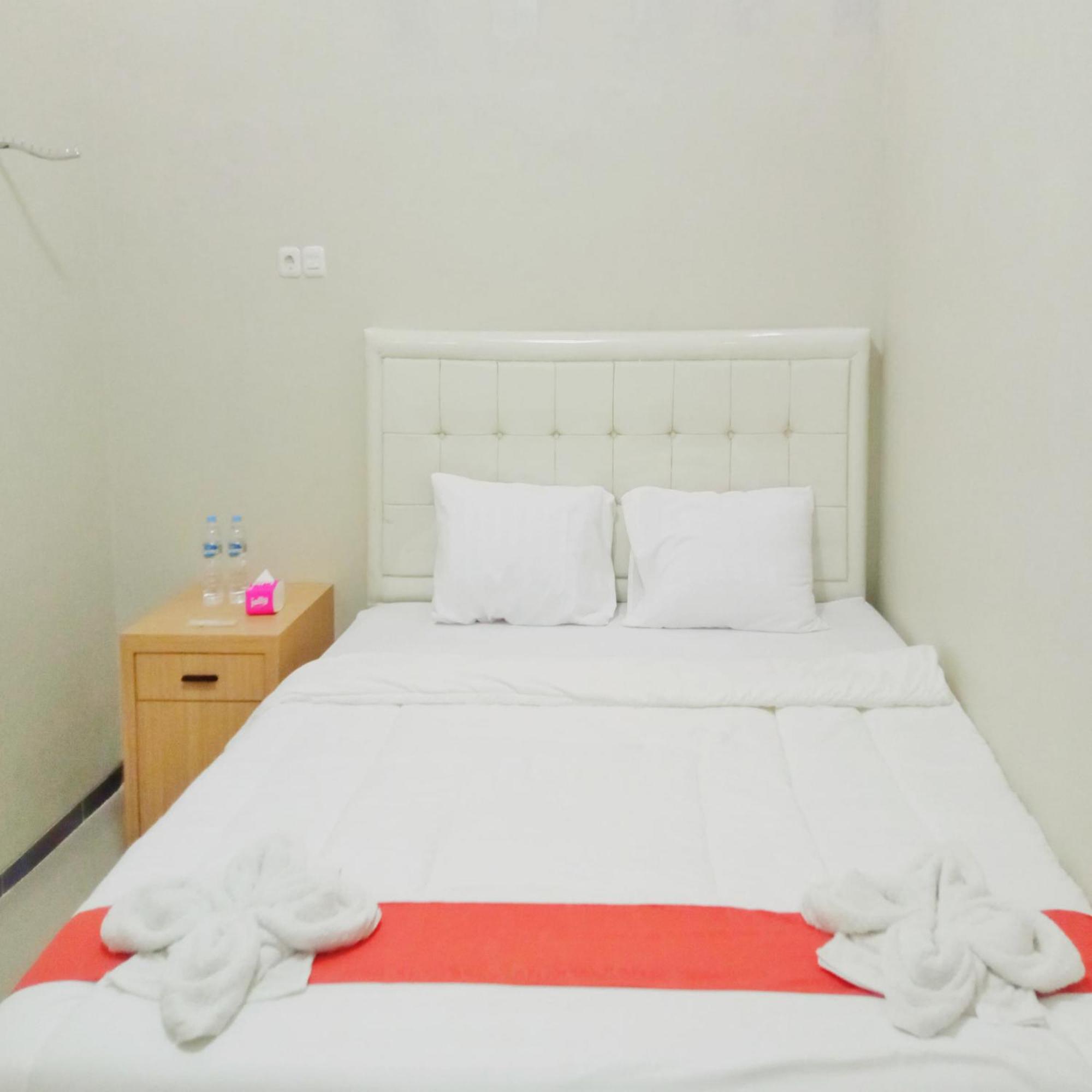 Rifal Mitra Reddoorz Hotel Tegal (Central Java)