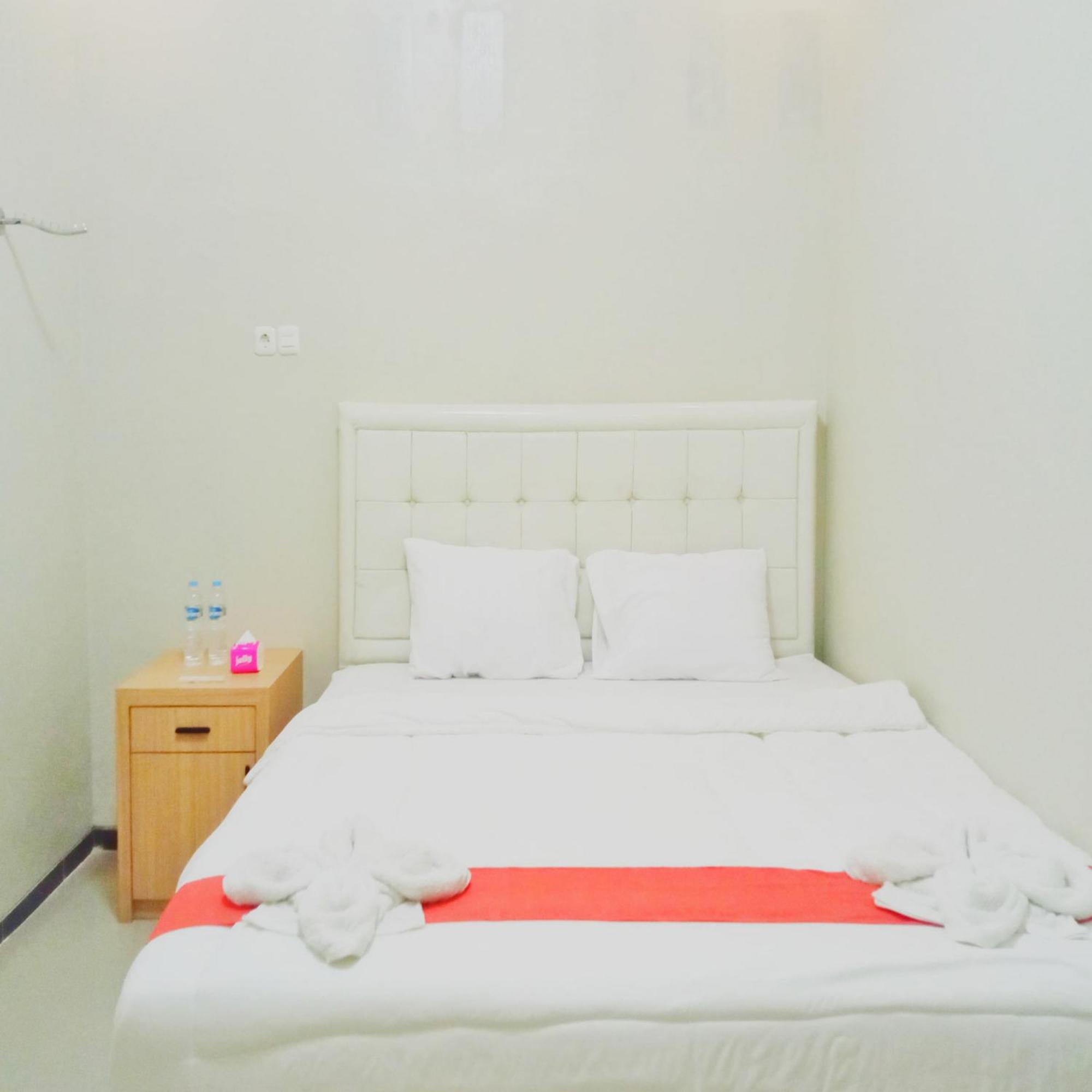 Rifal Mitra Reddoorz Hotel 2*