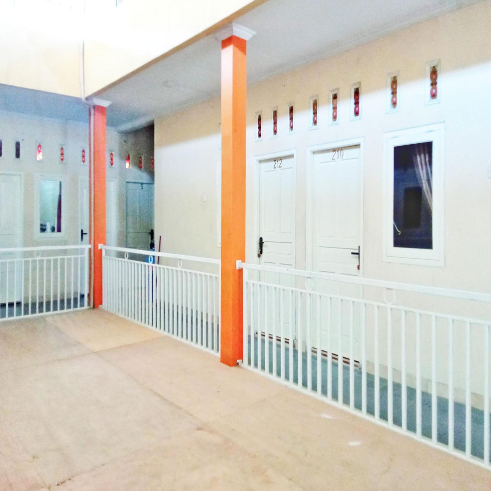 Hotel Rifal Mitra Reddoorz Tegal (Central Java)