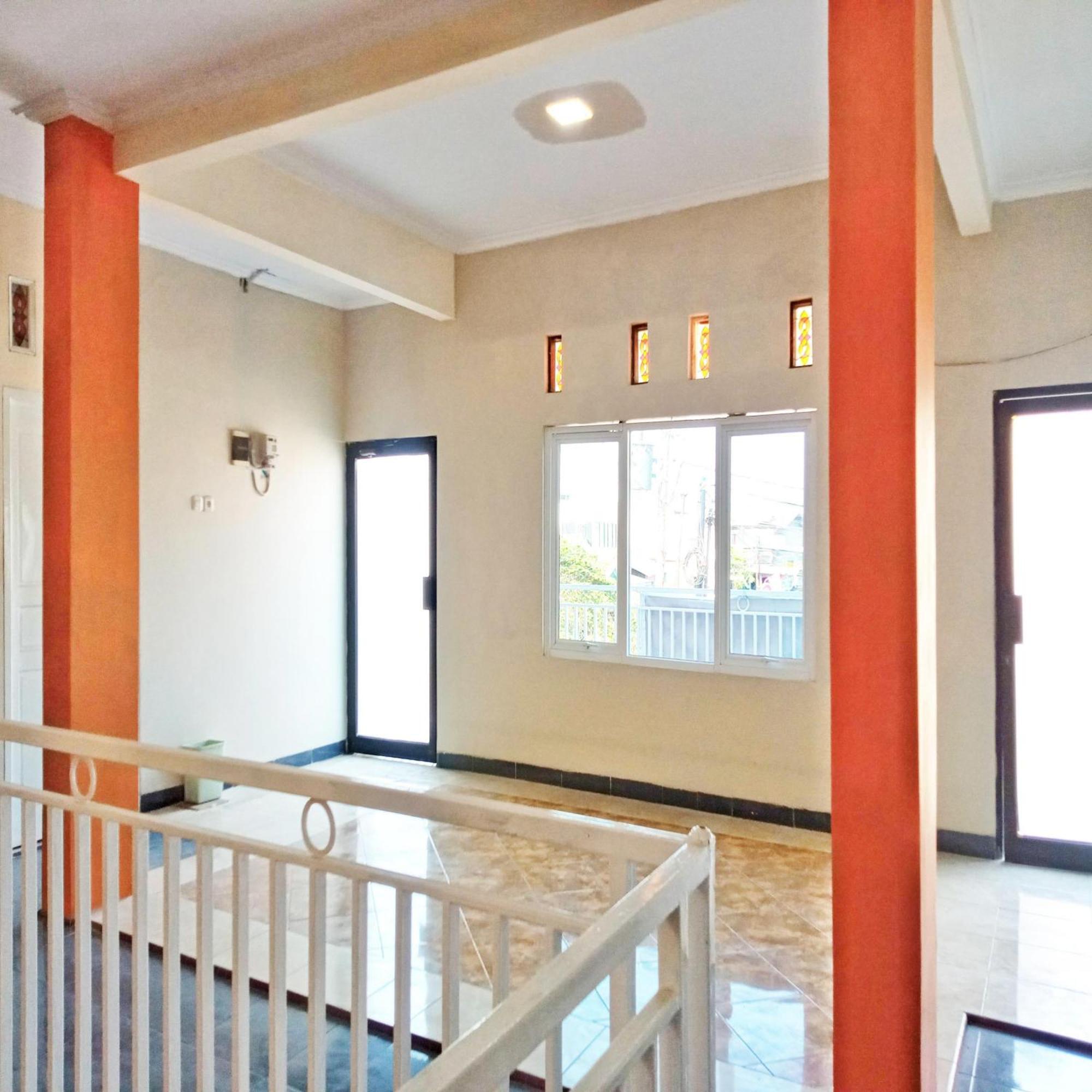 Rifal Mitra Reddoorz Hotel 2*